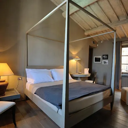 Hotel Sassolini & Depandance 4*