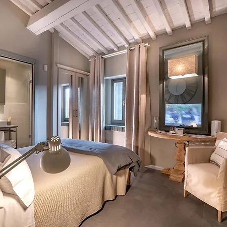 Sassolini & Depandance Hotel 4*